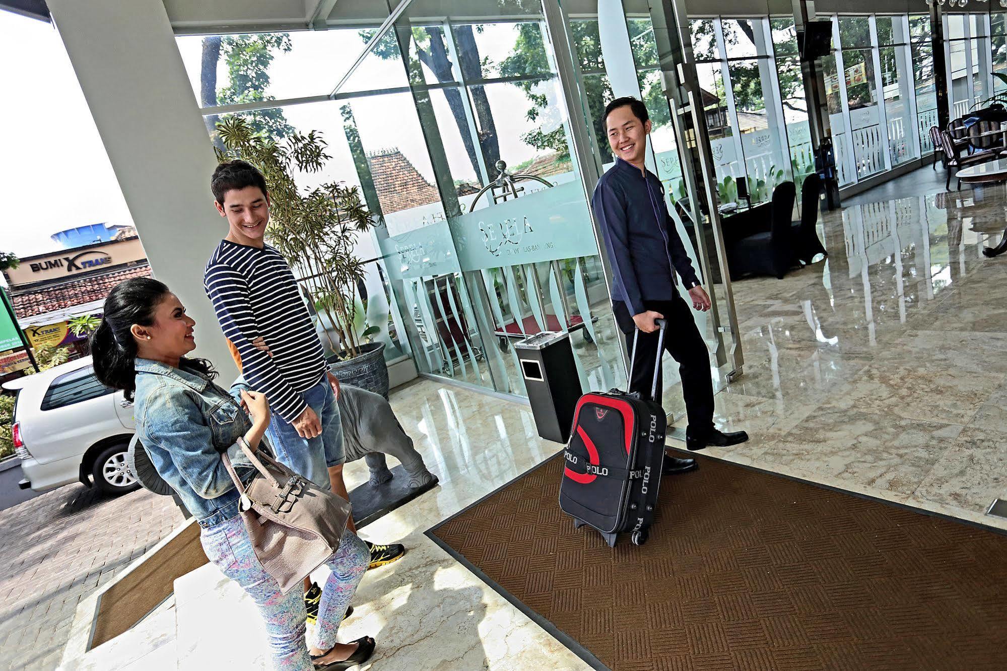 Serela Cihampelas By Kagum Hotels Bandung Exteriér fotografie